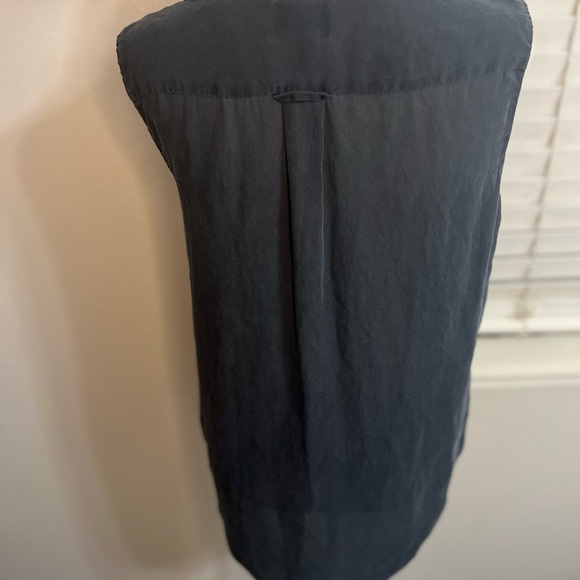 Maiyet Shirt Tail Top Blouse Blue Button
Up Sleeveless 38 Medium Silk - Picture 11 of 13